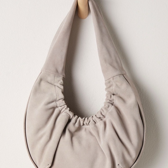 Free People Handbags - Free People Shiloh Ruched Slouchy Shoulder Bag in Color Mushroom 🍄‍🟫